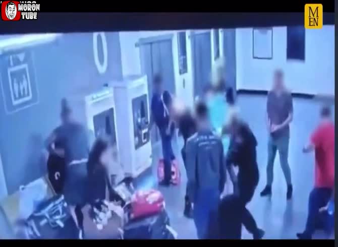 Video :The event in which a Manchester police officer strikes a Muslim guy over the head is clarified by new photos